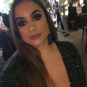 Meet your Posher, Elaine